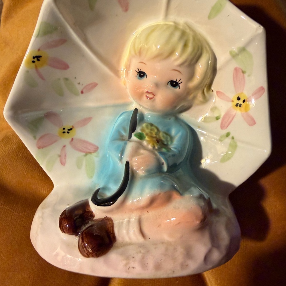 Vintage Enesco “Rainy day fund” bank